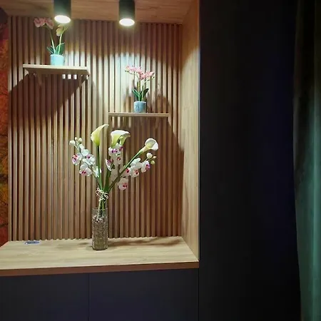 Modern Luxury & Free Parking *